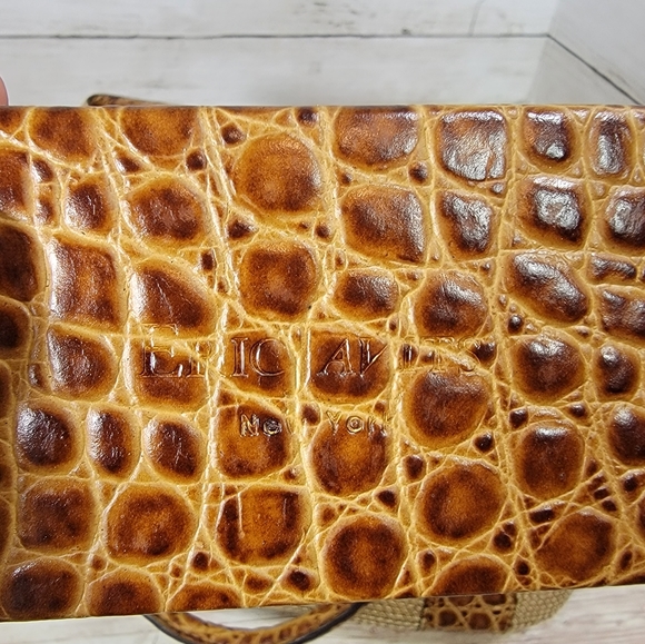 Eric Javits woven straw  and croc embossed handbag - Picture 13 of 15